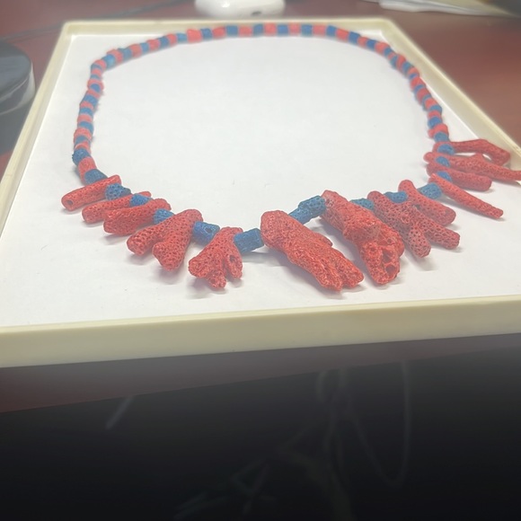 Rare Coral Necklace - Picture 2 of 3